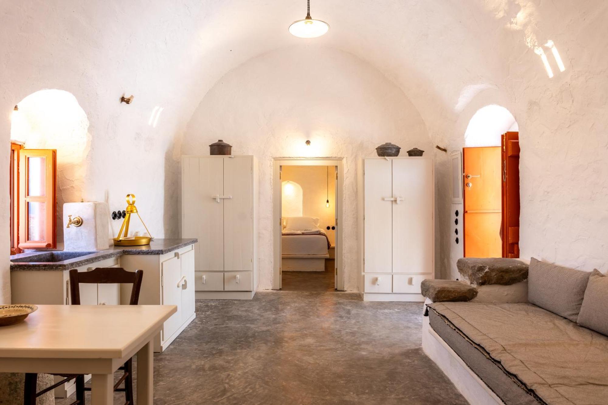 Santa Irini Retreat Hotel Thirasia Bagian luar foto