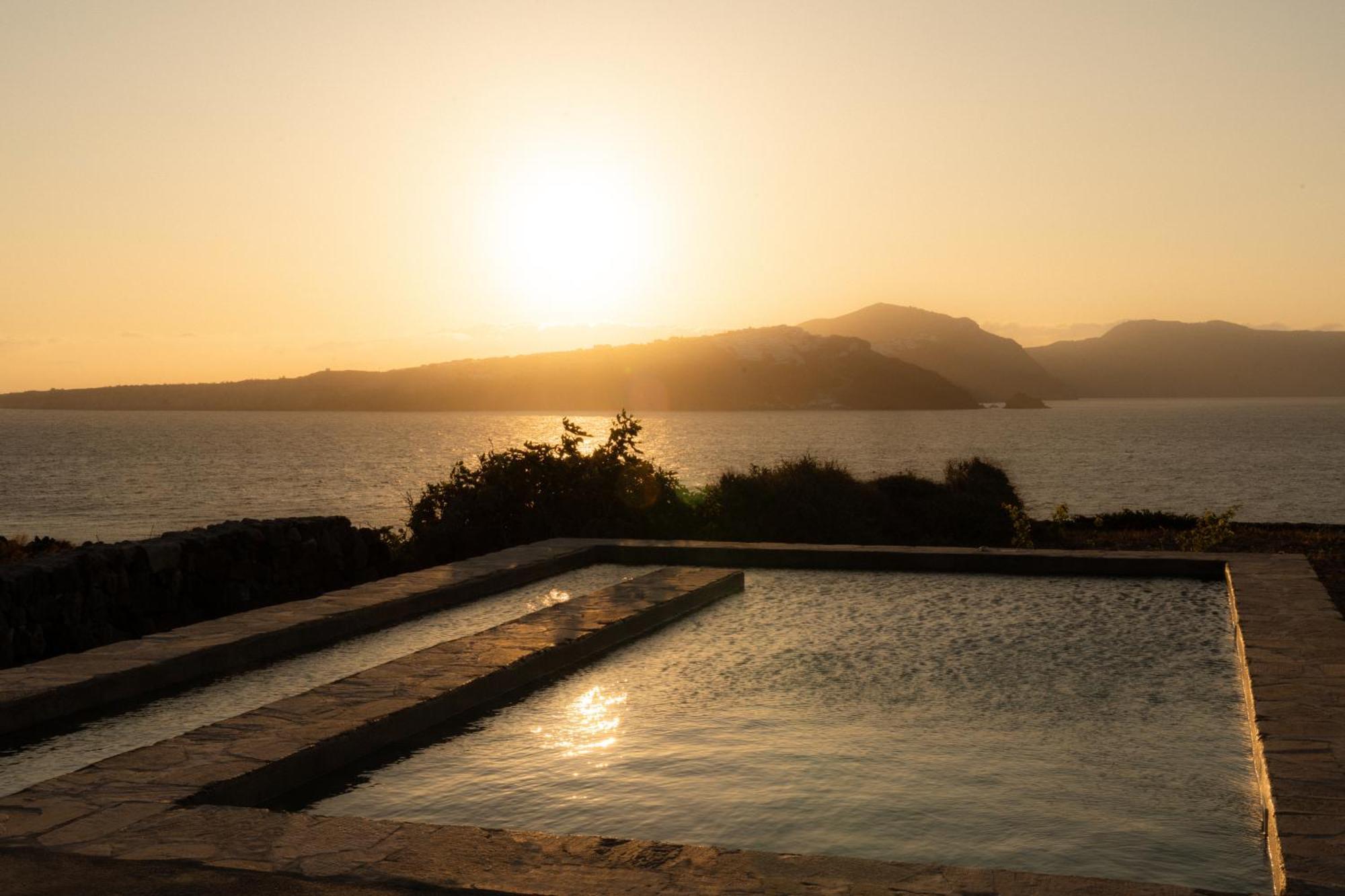 Santa Irini Retreat Hotel Thirasia Bagian luar foto